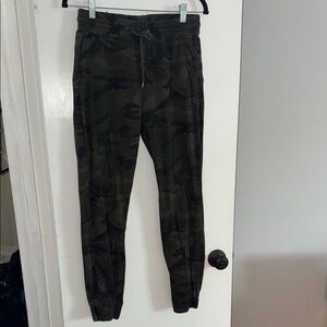 Camouflage Jogger Pants- size small